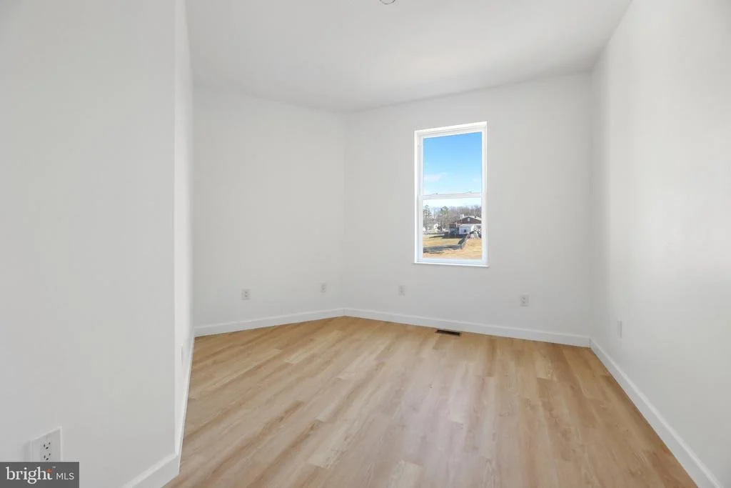 Photo of 8325 GROVE ANGLE ROAD