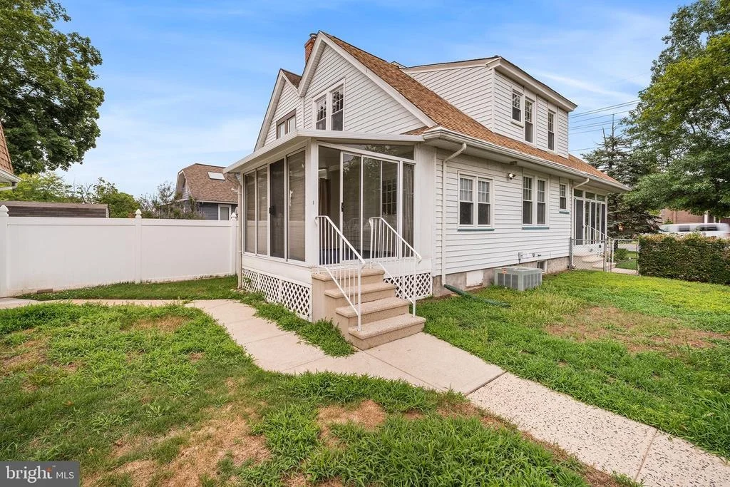 Photo of 2 12TH STREET
