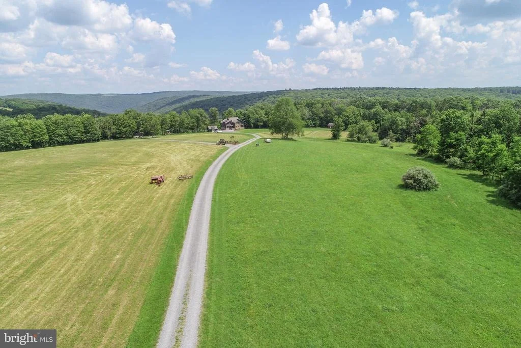 Photo of 415 NAZELROD ROAD