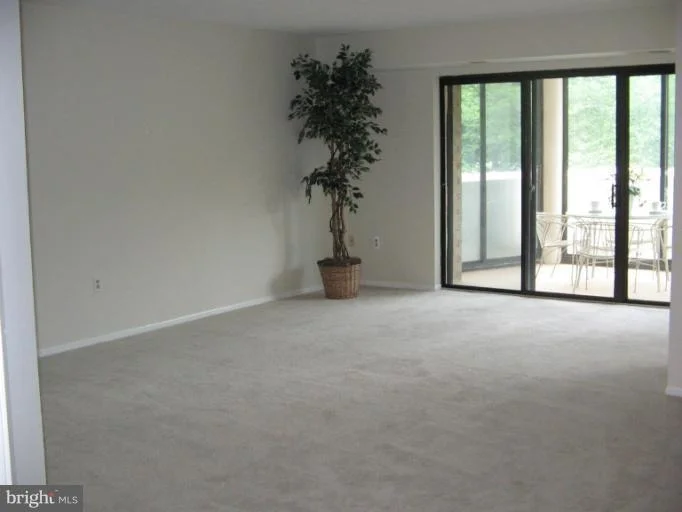 Photo of Unit 1109 at 15101 INTERLACHEN DRIVE