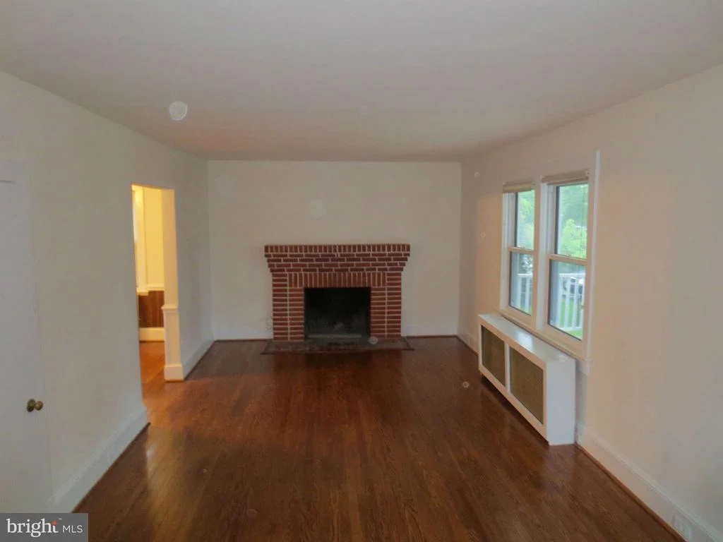 Photo of 703 HOLLYWOOD AVENUE
