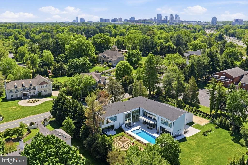 Photo of 8970 BROOK ROAD