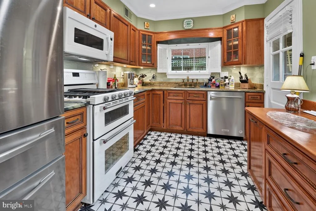 Photo of 1670 PRIMROSE ROAD NW