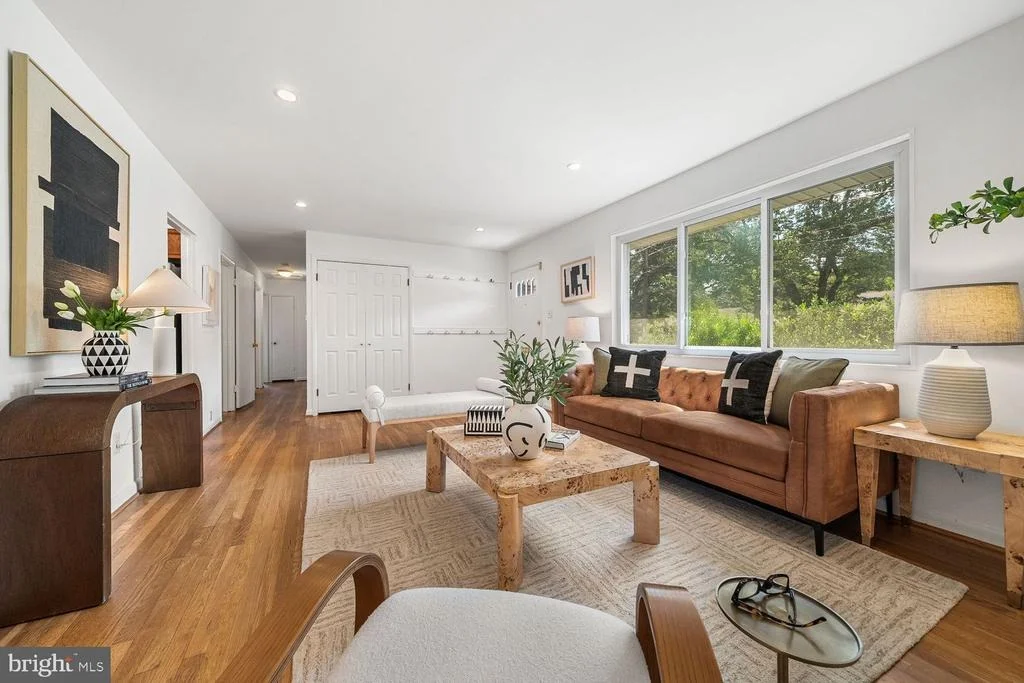 Photo of 2305 PEGGY LANE