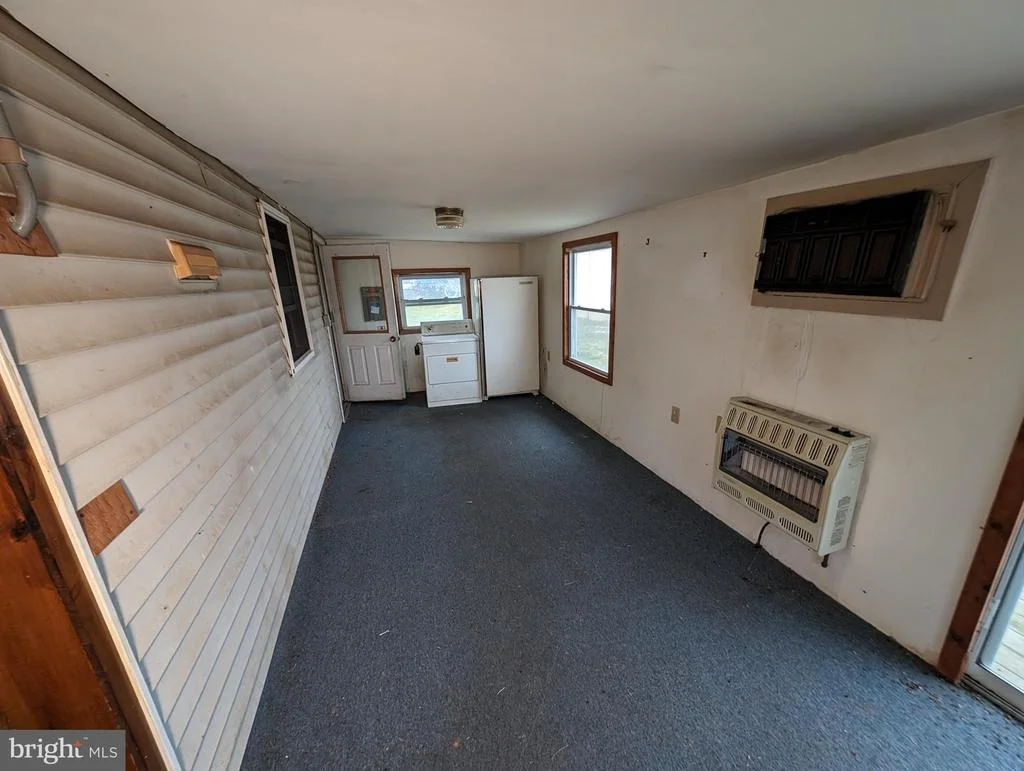 Photo of 585 GROVE NECK ROAD