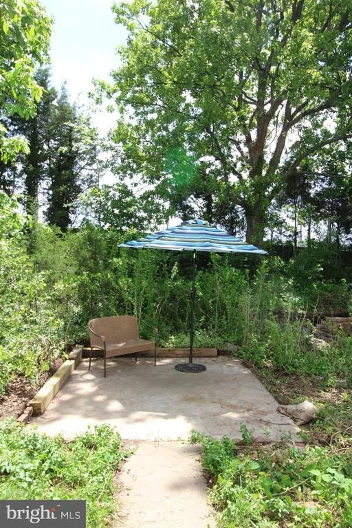 Photo of 10311 LOMOND DRIVE