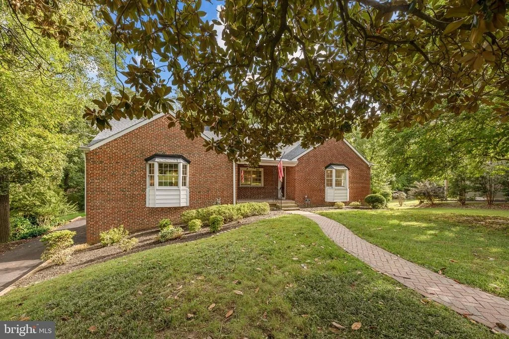 Photo of 1750 OVERLOOK DRIVE