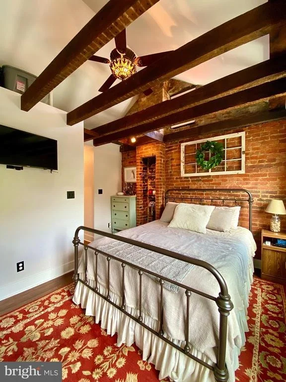 Photo of 37 E 5TH STREET
