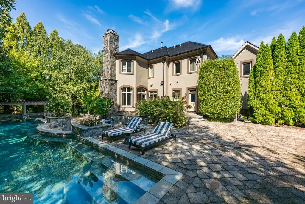 Photo of 8305 FOX HAVEN DRIVE