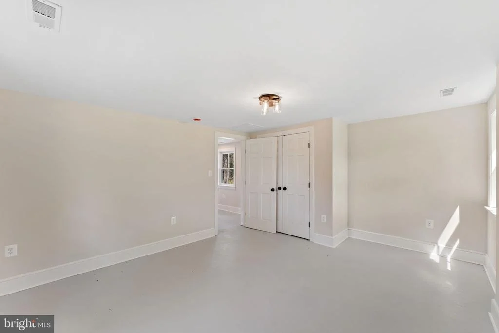 Photo of 11066 MORELAND ROAD