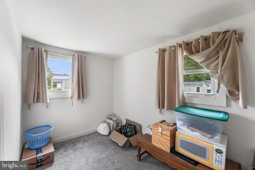 Photo of 21899 LOVERS LANE