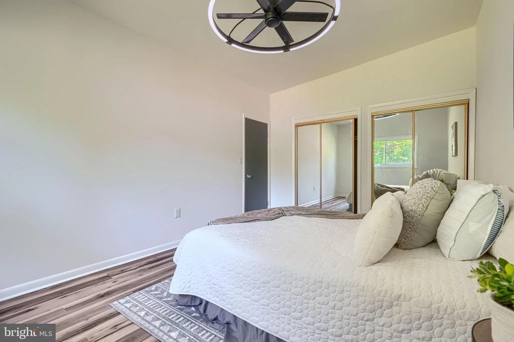 Photo of 6821 BARNETT ROAD