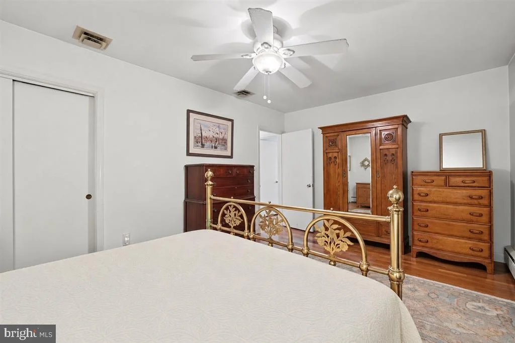 Photo of 1221 DULANEY VALLEY ROAD