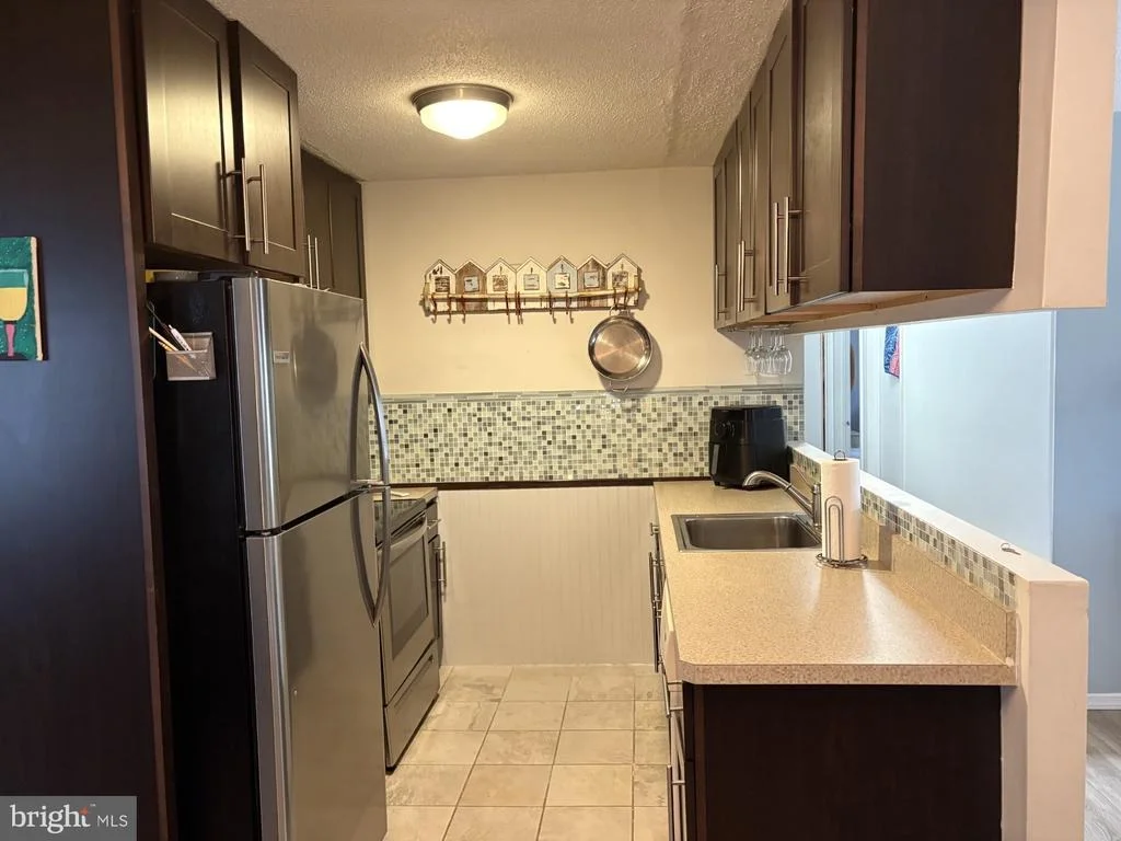 Photo of 812 JANE DRIVE