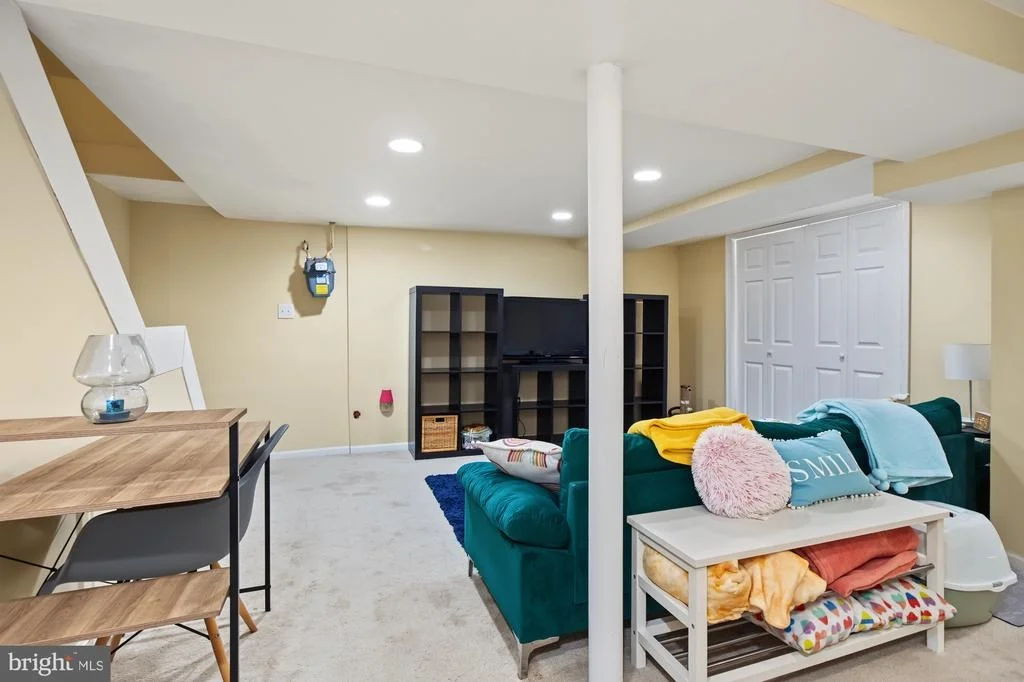 Photo of 2811 PINEWOOD AVENUE