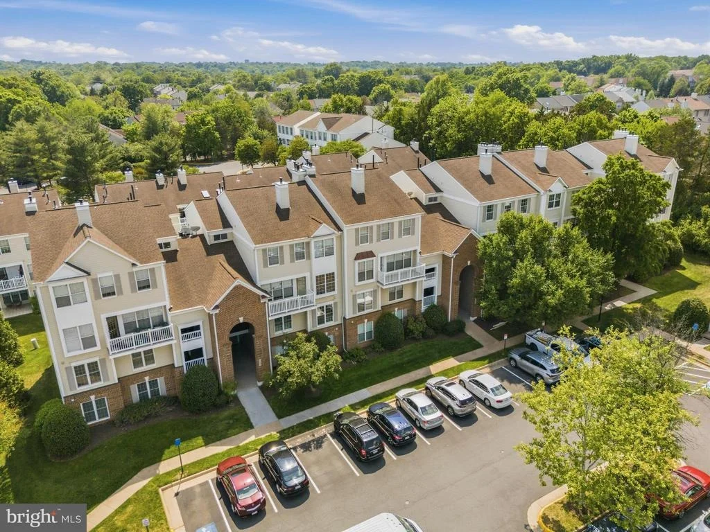 Photo of Unit 301 at 21843 BALDWIN SQUARE