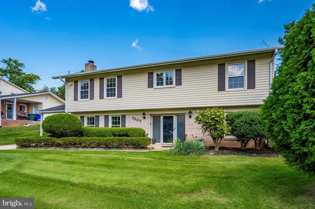 Photo of 1306 LEISTER DRIVE