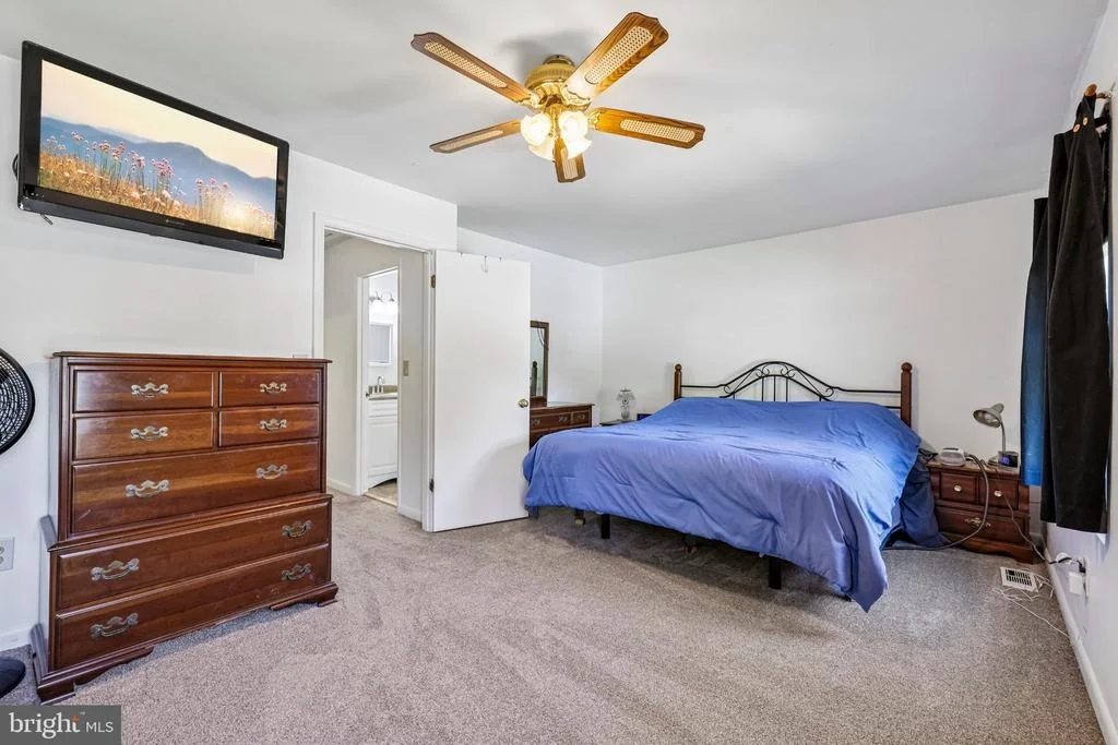 Photo of 413 BABYLON COURT