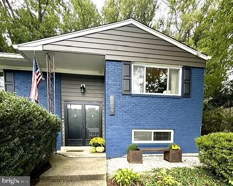 Photo of 1219 DOWNS DRIVE