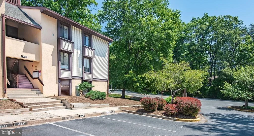 Photo of Unit 602B at 11600 STONEVIEW SQUARE