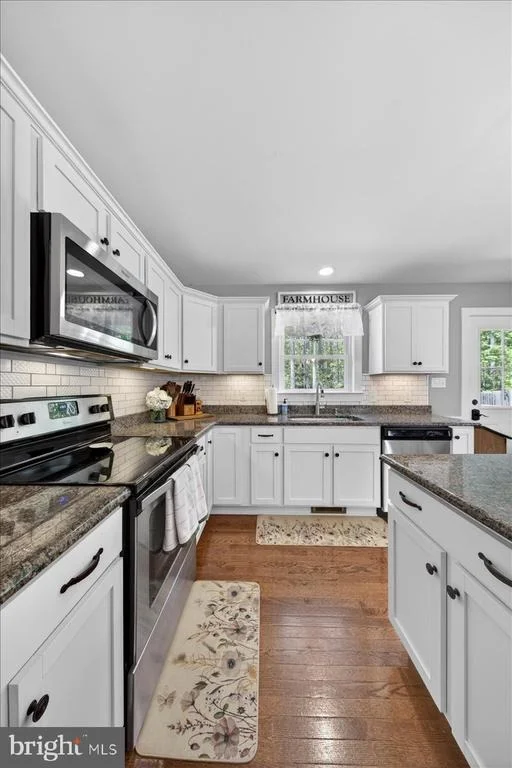 Photo of 844 MANCHESTER ROAD