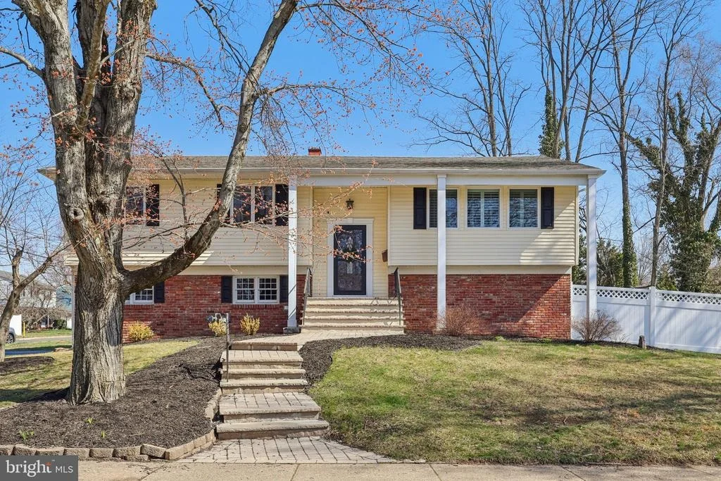 Photo of 6 RYDAL DRIVE