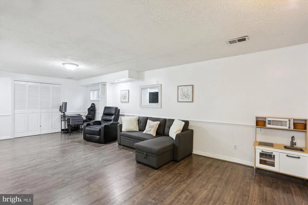 Photo of 707 HOLLYWOOD AVENUE