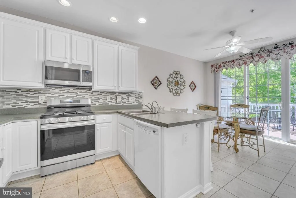 Photo of Unit 2 at 678 EMERALD WAY