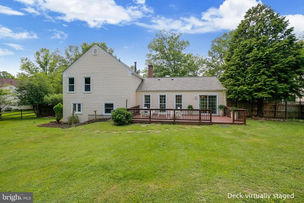 Photo of 2417 NEES LANE