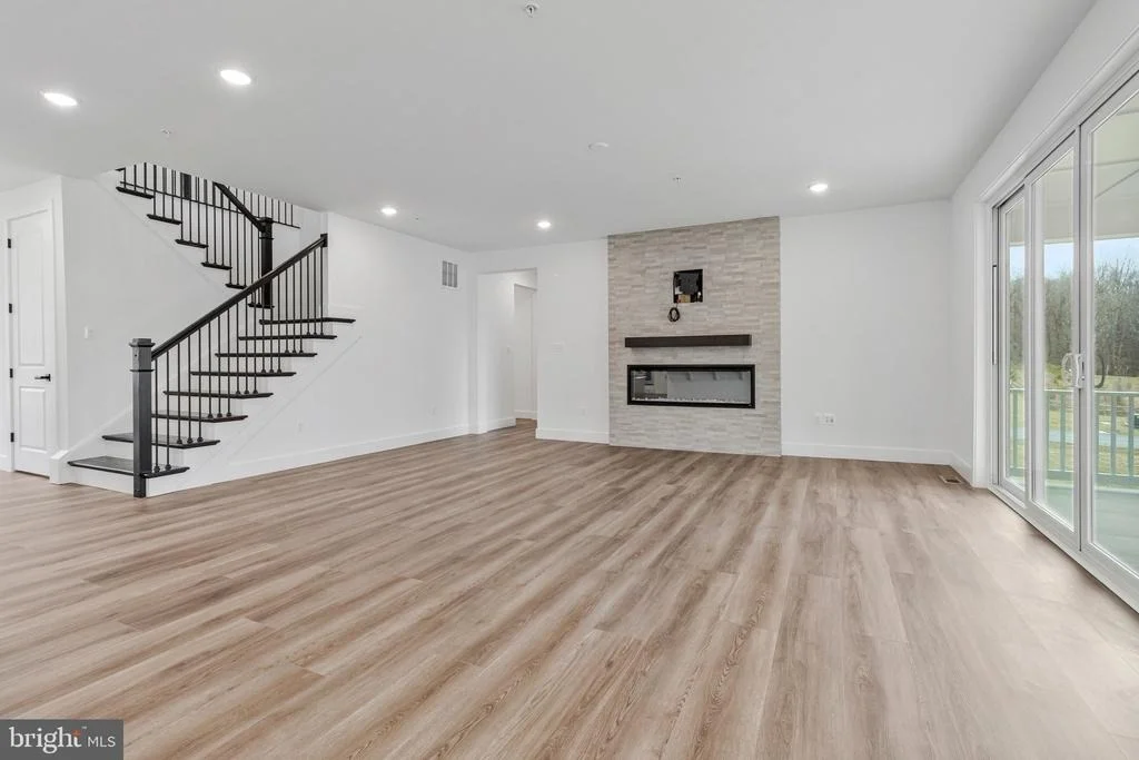 Photo of 2000 ARAM DRIVE