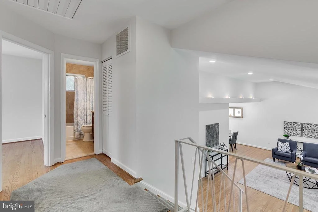 Photo of 3910 MONTROSE DRIVEWAY