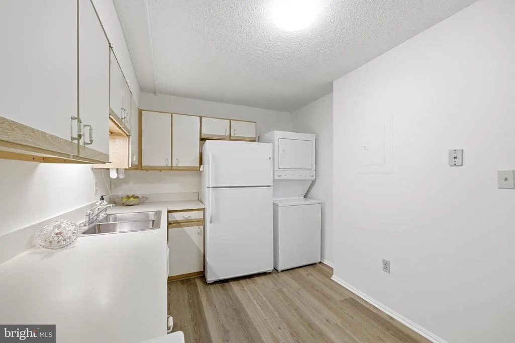Photo of Unit 21006 at 15107 INTERLACHEN DRIVE