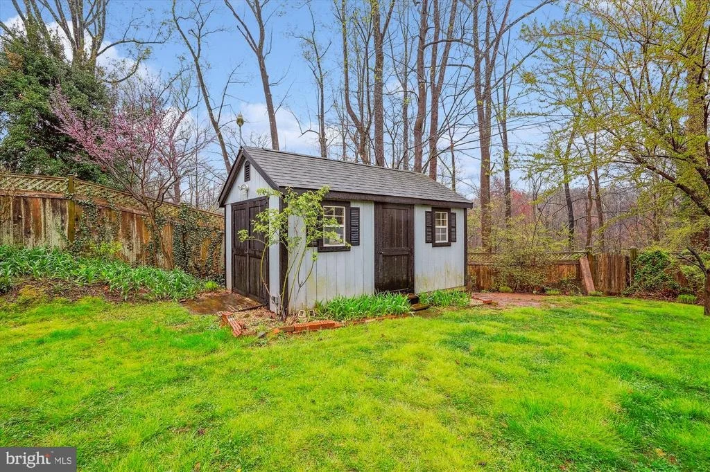 Photo of 5514 INVERCHAPEL ROAD