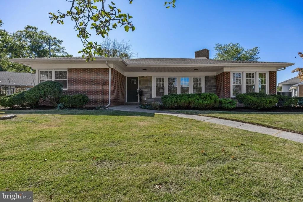Photo of 206 HAMPTON ROAD