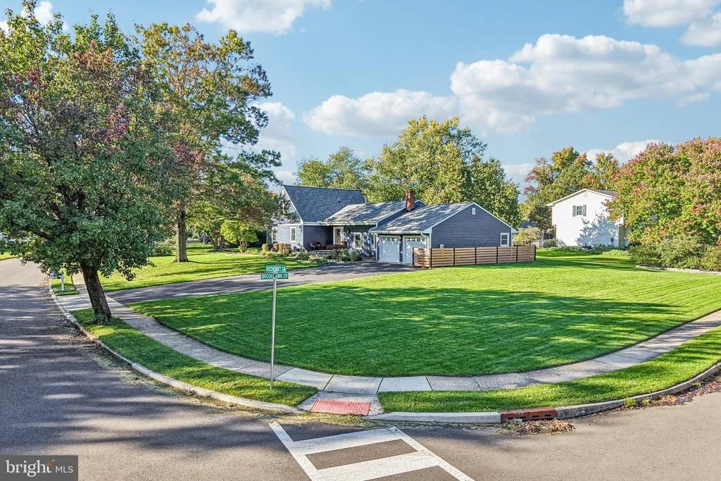 Photo of 2 BEECHCROFT DRIVE