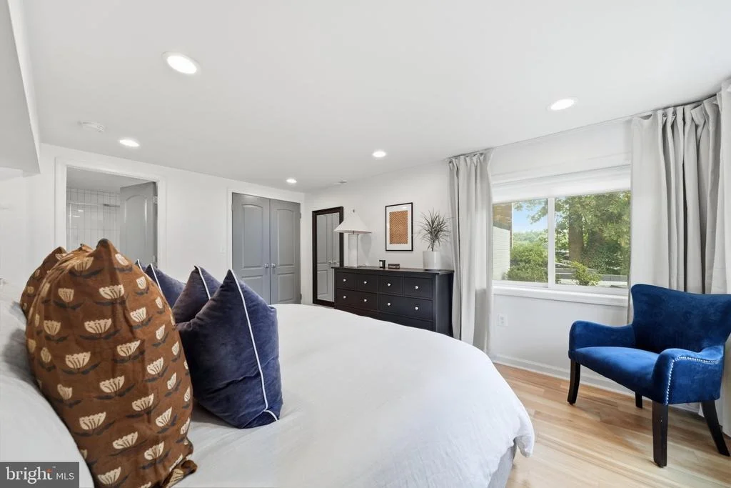 Photo of 6410 BUSHEY DRIVE