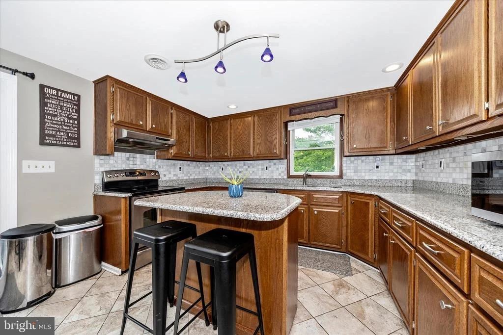 Photo of 6641 JEFFERSON BLVD