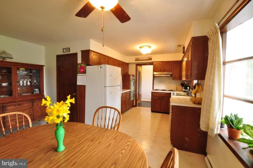 Photo of 10121 JOHNS DRIVE