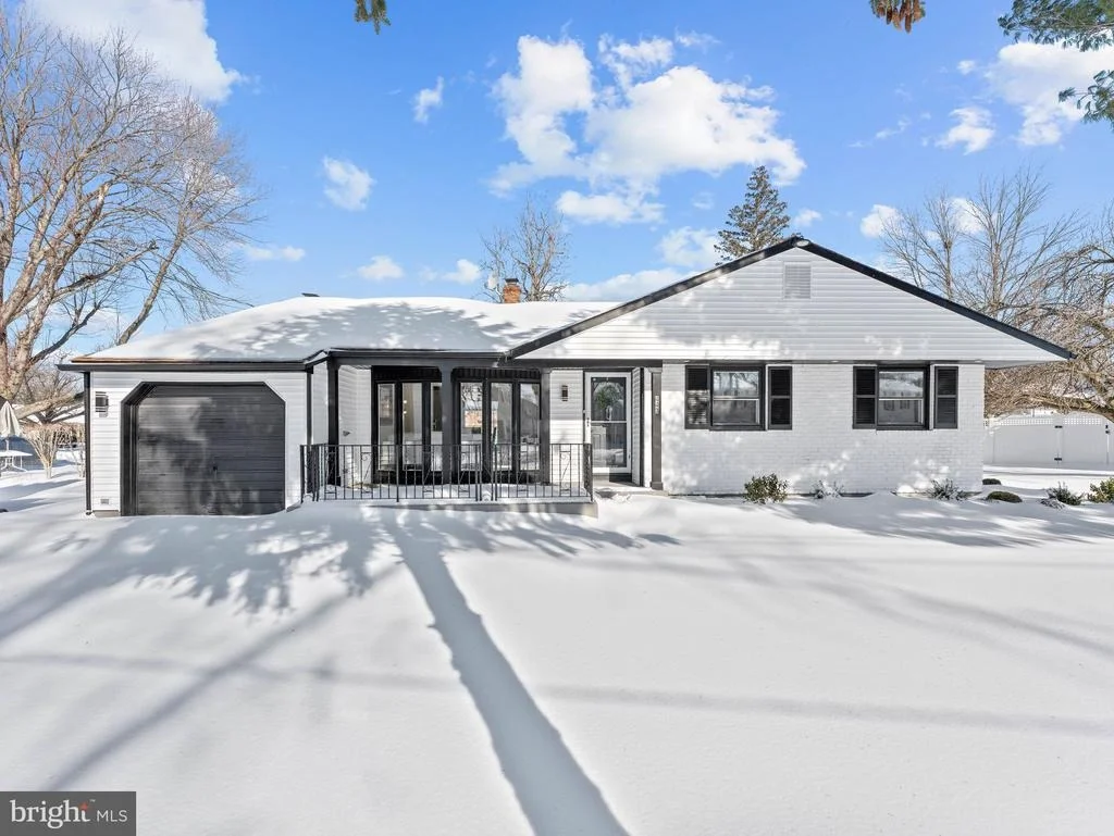 Photo of 443 VALLEY RUN DRIVE