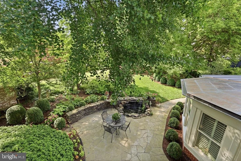 Photo of 11 W SECOND STREET