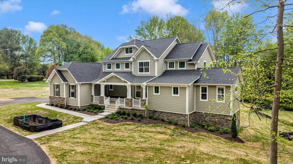 Photo of 7176 MEADOWBROOKE DRIVE