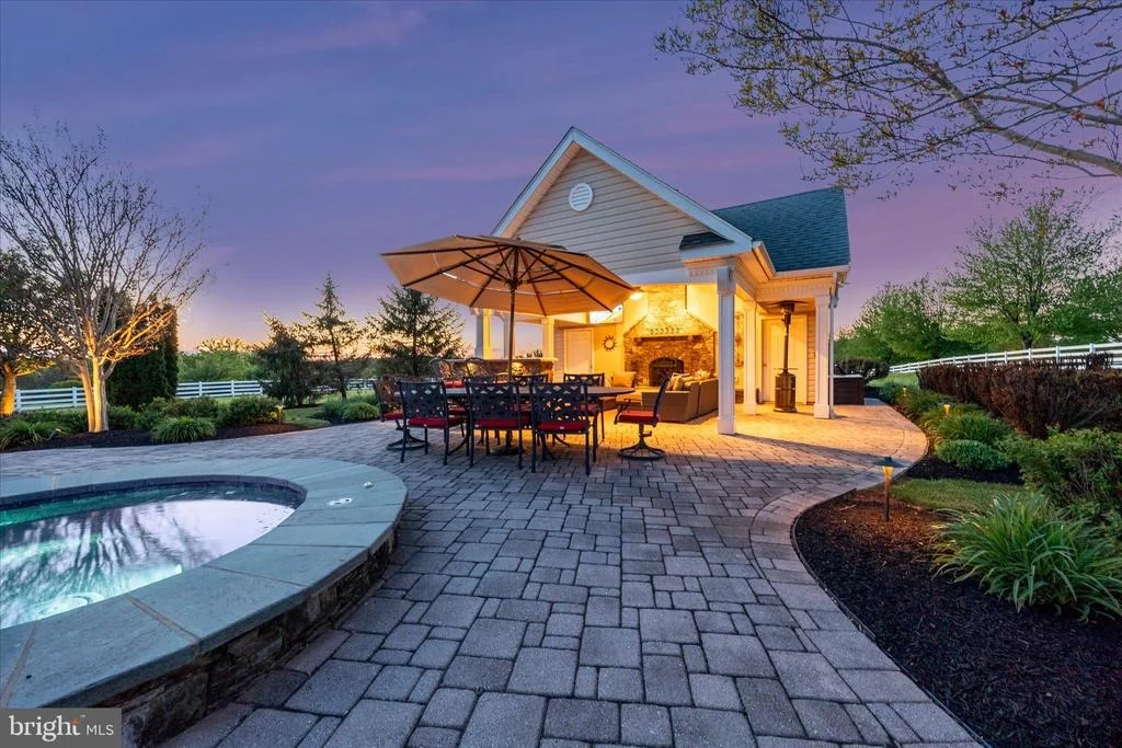 Photo of 6170 CHALLEDON CIRCLE
