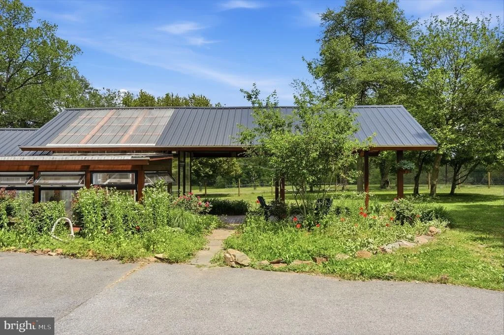 Photo of 15715 AVERY ROAD