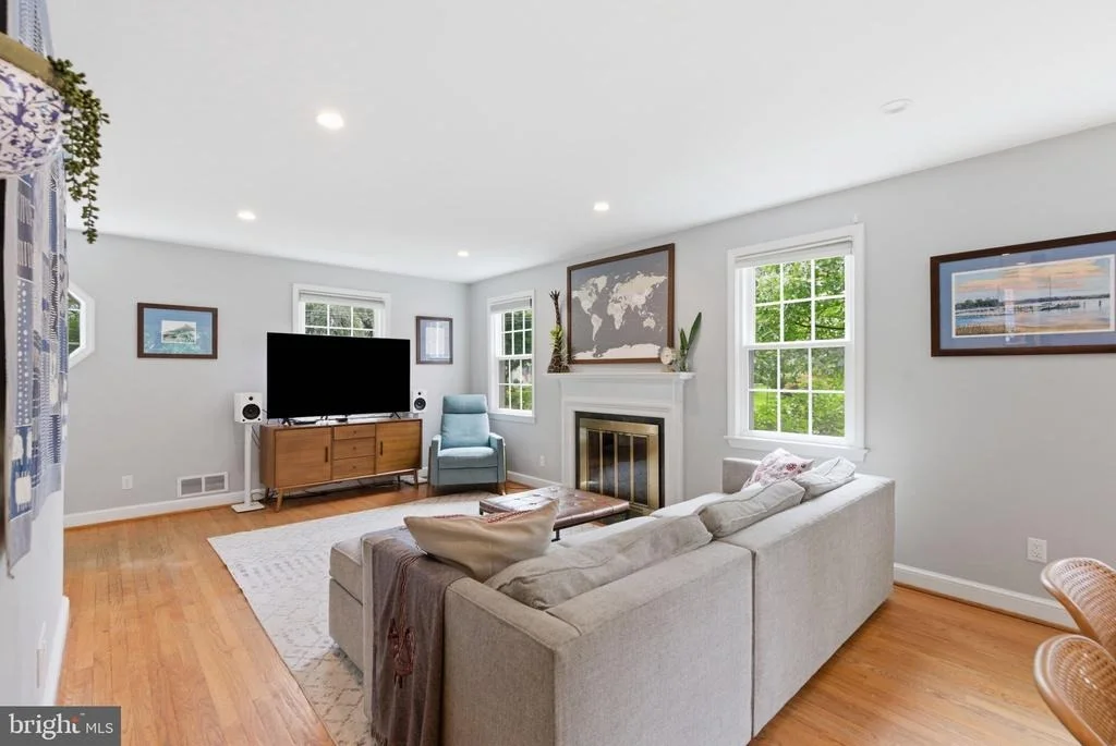 Photo of 1709 WHITE OAK DRIVE