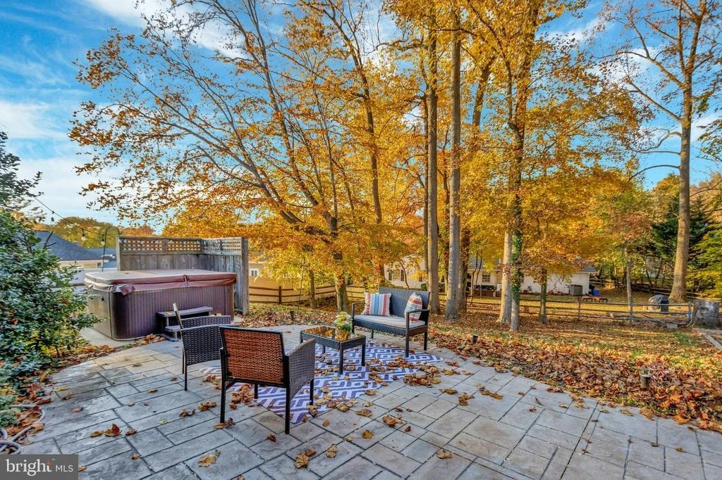 Photo of 13832 BEACON HOLLOW
