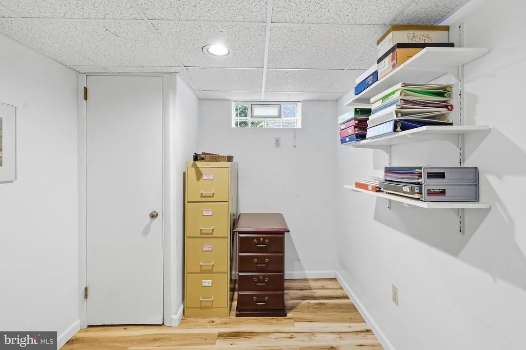 Photo of 2303 FARRINGDON ROAD