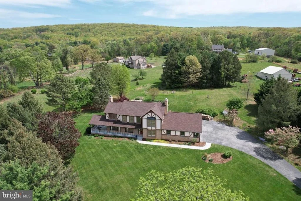 Photo of 8001 MAPLEVILLE ROAD