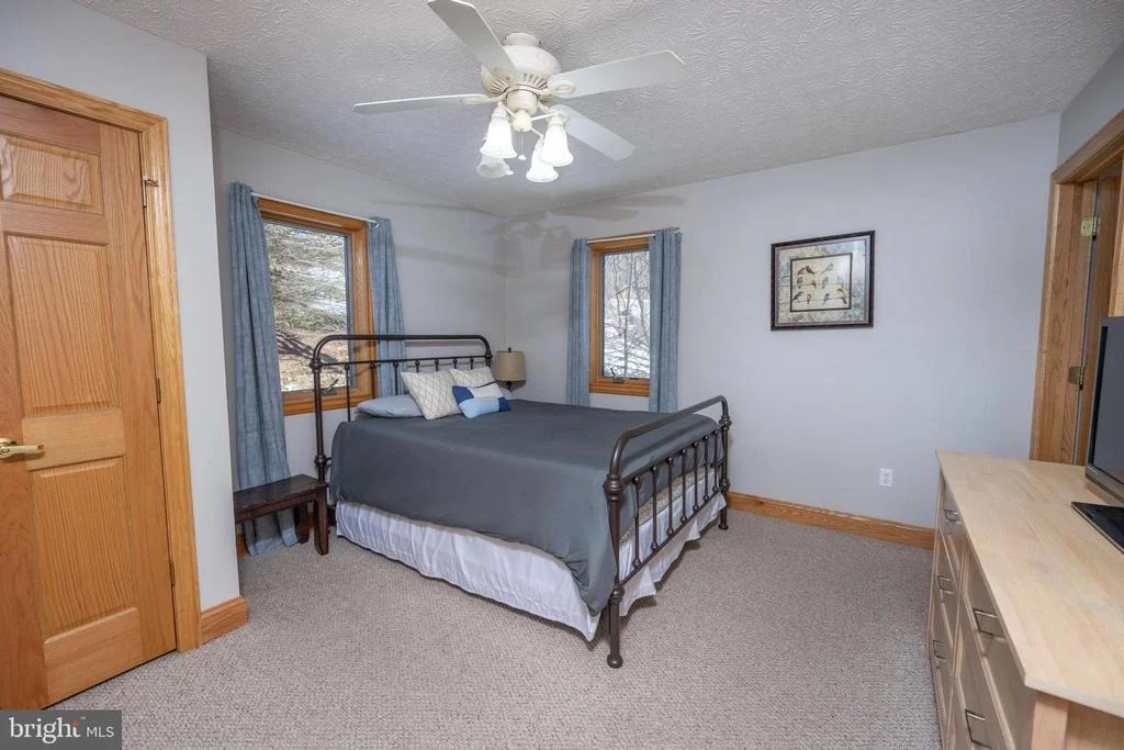 Photo of 723 PINNACLE DRIVE