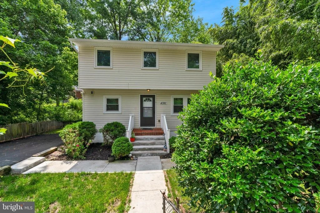 Photo of 4320 IVY GLEN ROAD