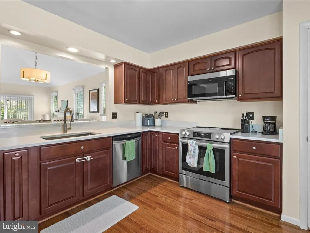 Photo of 15058 HOLLEYSIDE DRIVE